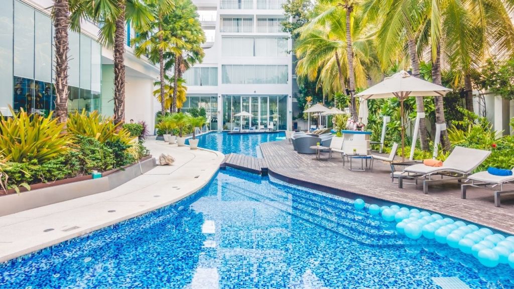 Vinyl Pool Liner Replacement Contractors in Boca Raton